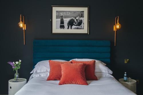 Oxford Hotel | The Porterhouse grill & rooms