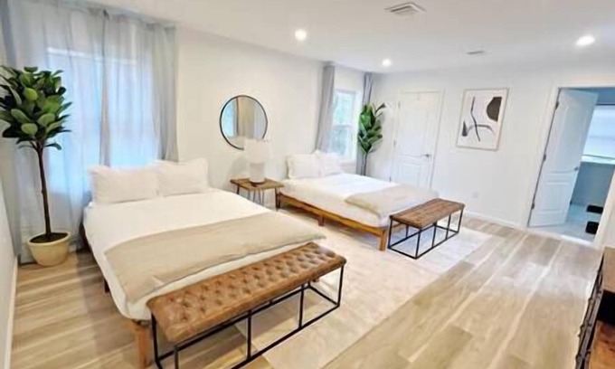 South Plainfield Casa | The Posh Living Experience