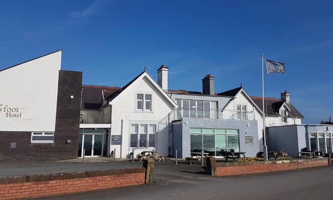 Annan Hotel | The Powfoot Hotel, Annan