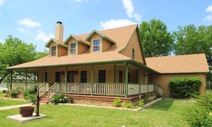 Cottonwood Falls Casa | The Prairie House - sleeps six