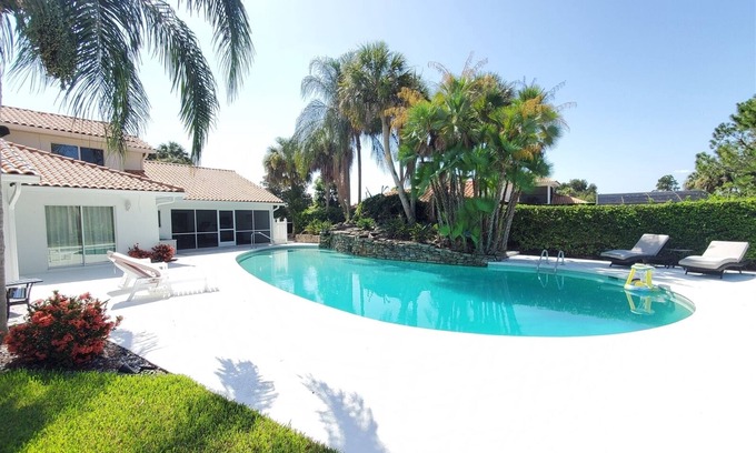 Clermont Casa | The Presidential at Swiss | 6 Bed, 6.5 Bath