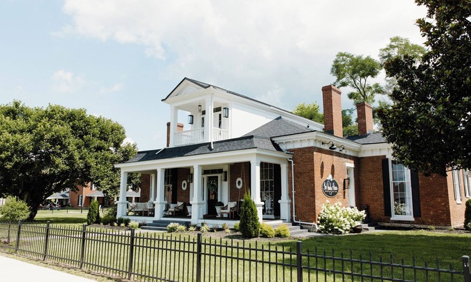 Warsaw Casa | The Presley House: Historic Downtown Riverfront Home