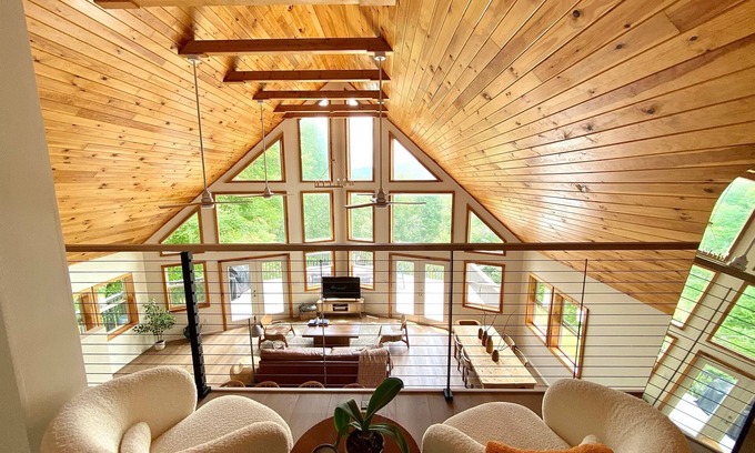 Ellijay Cabina | The Proper Deer-Nordic Inspo, Lots of Amenities!