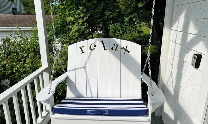 Boothbay Harbor Cabaña | The Puffin's Nest: Cozy 1-Bedroom Cottage in BBH