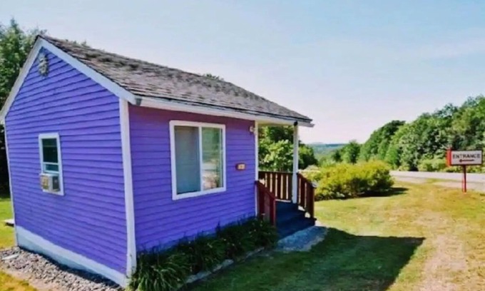 Ellsworth Cabaña | The Purple Cottage@Twin Hills Cottages of Acadia