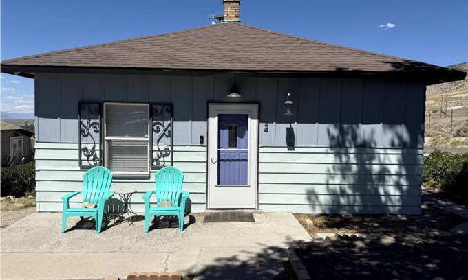 Ely Casa | The Purple Door -FRESHLY UPGRADED AIR CONDITIONING NOW AVAILABLE-