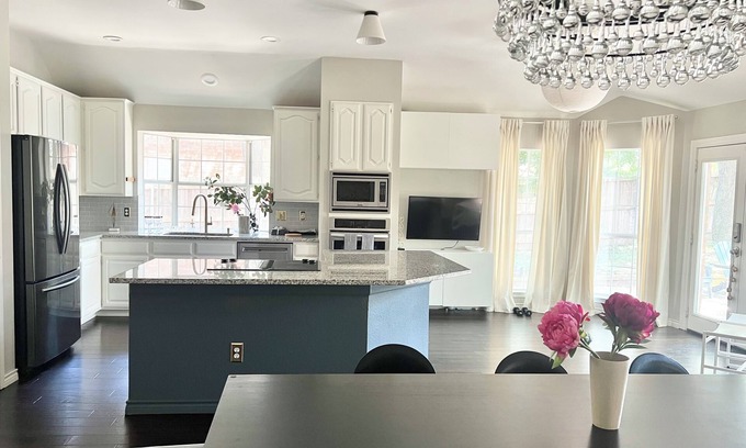 Grapevine Casa | The Putting Green House in Grapevine! Monthly rental zoned for Carroll ISD