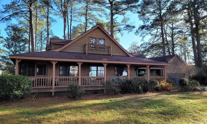 Onancock Casa | The Quarter Deck/ Spacious Home with Water views!