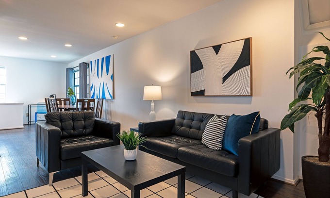 Greenway Plaza-Upper Kirby Apartamento | The Queen Endgame! Sleeps 16! 7BR/6BA/3PA ⭐️⭐️⭐️⭐️⭐️