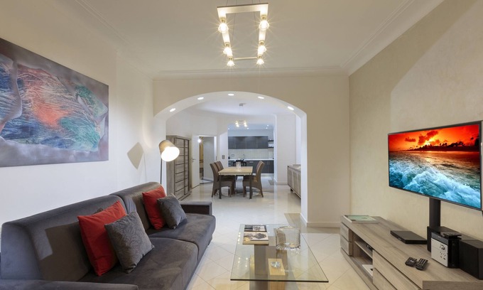 Gare Apartamento | The Queen Luxury Apartments - Villa Cortina