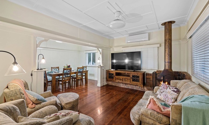 Redcliffe Casa | The Queenslander Prince Edward Parade