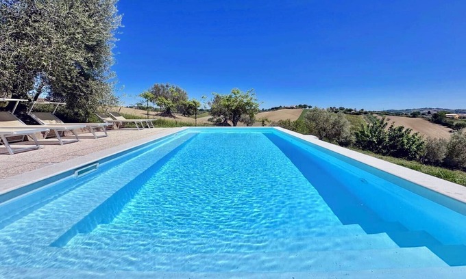 Bettolelle Casa | La Quercia en casale storico con piscina en Senigallia