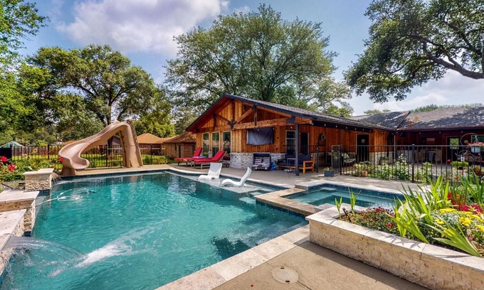 Tomball Casa | The Quinn House