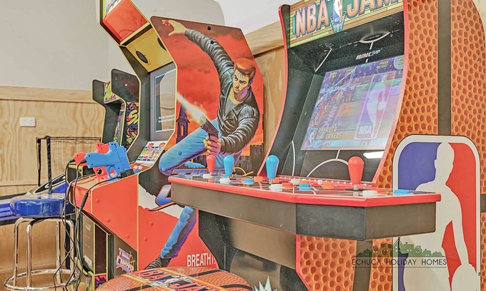 Echuca Casa | The Rad Shack - Family Paradise with Arcade room!