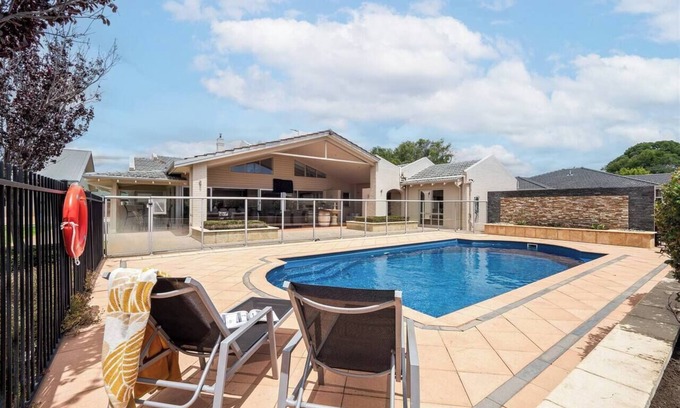 West Busselton Casa | The Ranch Beachside Pool Retreat with Tennis Court