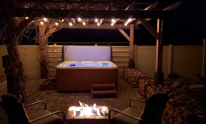 Lindon Casa | The Ranch House Sleeps 20, Bikes, Hot Tub