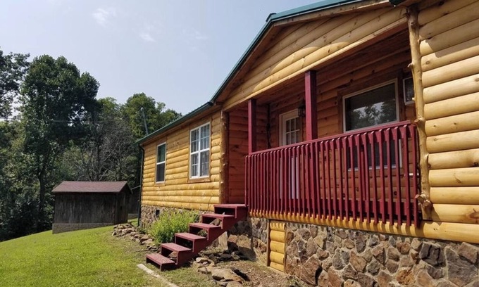 Genoa Cabina | The Sandstone 3BR 2BA Ranch Style Log Cabin
