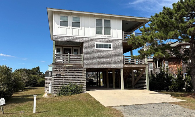 Duck Casa | The Ranch: Updated Oceanside home in Duck, Close to Beach w/Views!