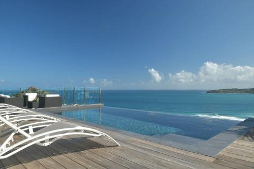 Le Palidor Casa | The Red Cloud Villa with Incredible Ocean View !