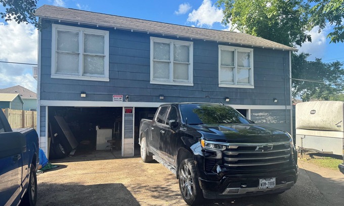 Beaumont Apartamento | The Red Door - 1 Apartment, you’re welcomed with love!