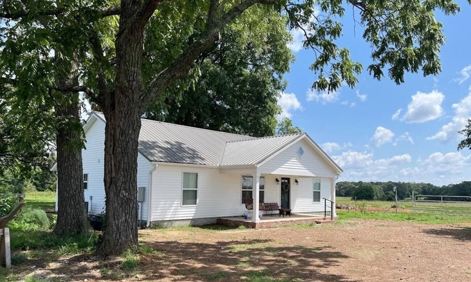 South Yocum Township Otro | The Red Gate - Branson & Eureka!