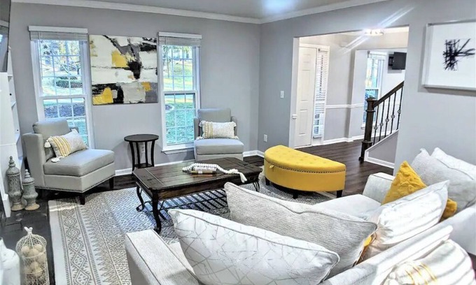 Roswell Casa | The Red Magnolia, Refreshing, Cozy, Game Room, Historic Roswell!