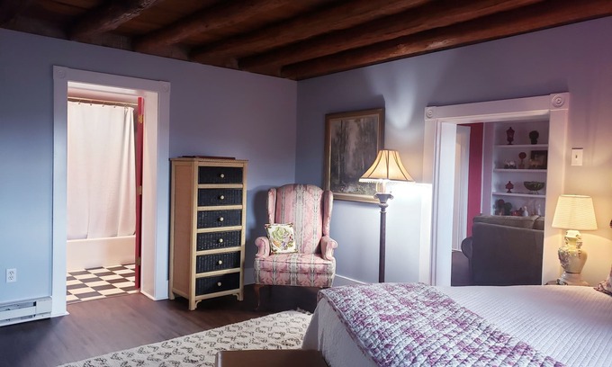 Conover Otro | The Red Pump Inn~Est. 1812, One Bedroom Farmhouse