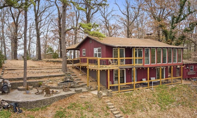 Rogers Casa | The Red Roost- Views of Beaver Lake