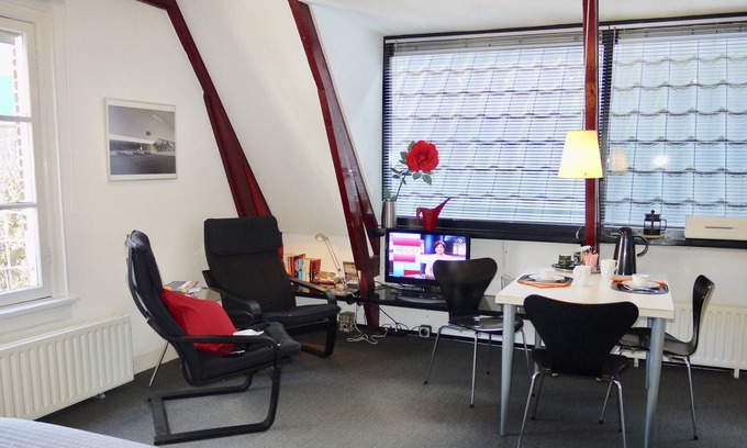 Vondelbuurt Apartamento | The Red Studio Apartment Palamedes