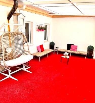 Churriana de la Vega Apartamento | THE RED TERRACE PENTHOUSE A 7Km CITY CENTER GRANADA