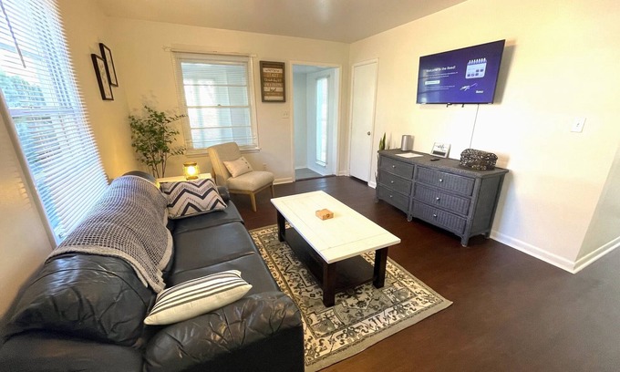 New Castle Casa | The Reed / Modern Refined Cozy Contemporary
