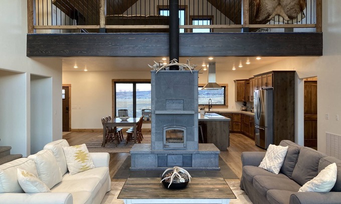 Cody Casa | The Rendezvous - Mountain views surrounded by fields