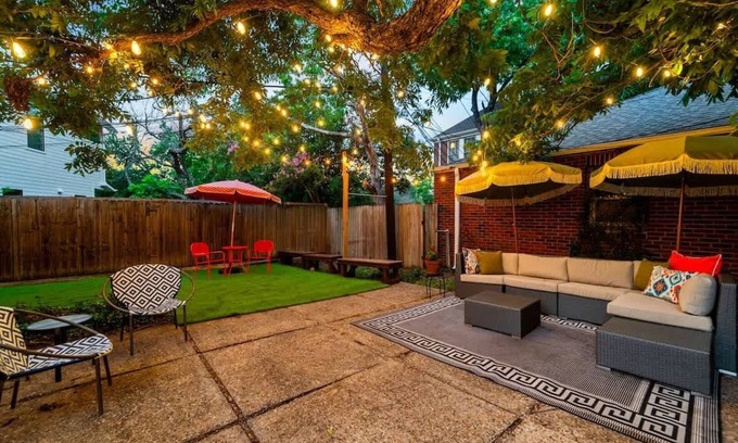 Old Enfield Casa | Classic Grand Home | 8 BD, 6BA | Prime DT Location