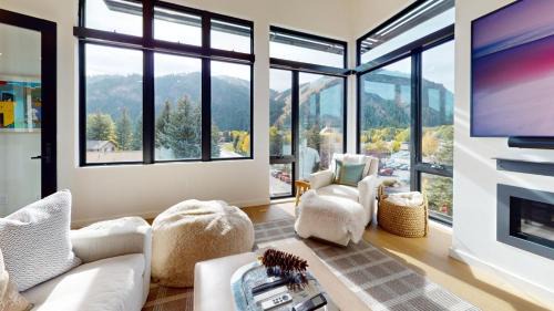 Ketchum Casa | The Residences at One Twenty Unit 302