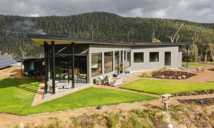 Buxton Casa | The Retreat B&B, offgrid luxury