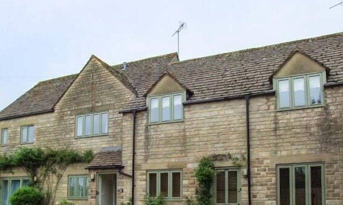 Bibury Apartamento | El Retiro, BIBURY
