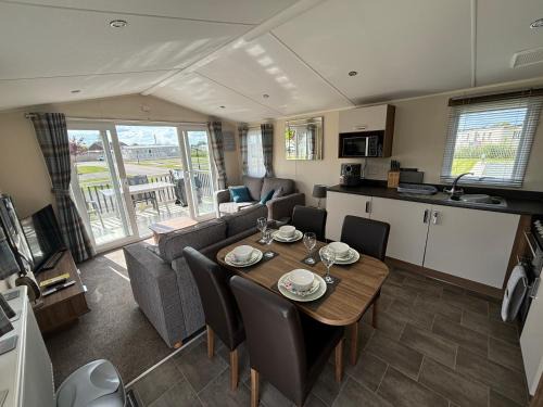 Chapel Saint Leonards Apartamento | The Retreat 30, pet friendly & WiFi - Golden Palm Resort - Meadow Lakes Caravan & Lodge Hire