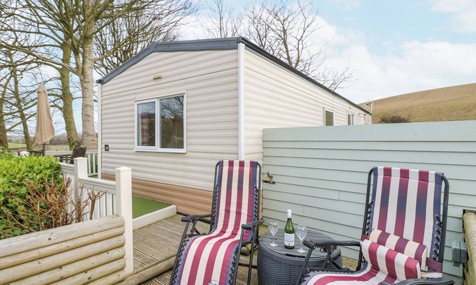 Newport Cabaña | THE RETREAT, with a garden in Shorwell