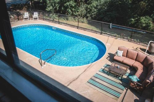 Hickory Casa | The Retreat with Private Pool and Hot Tub!