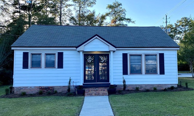 Brewton Casa | The Reunion House Is a Great Retreat in The Heart of Brewton, Alabama!