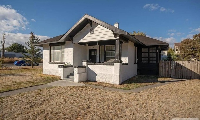 Rexburg Casa | The Rexburg Cottage - a newly remodeled 1940s home with a modern farmhouse feel!