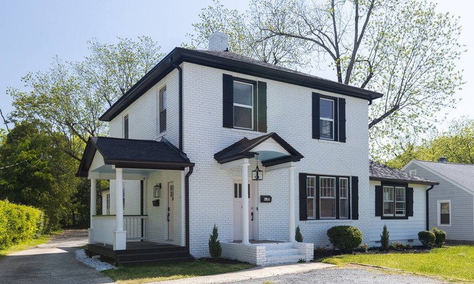 Rock Hill Casa | The RH Collection | King Beds | Sleeps 14