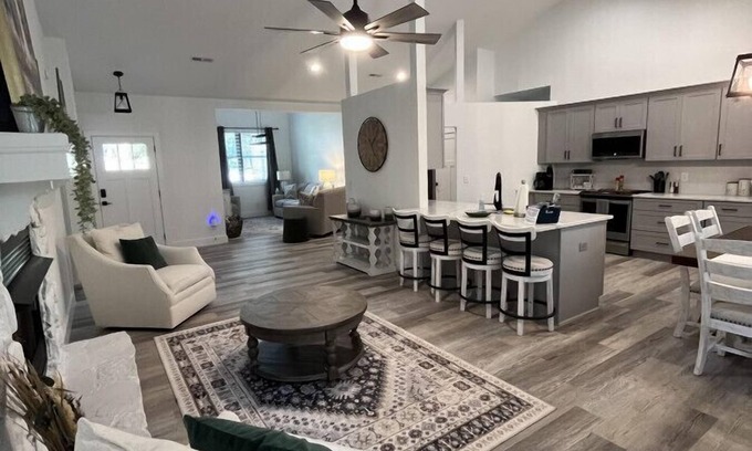 Franklin Casa | The Rhododendron Cottage