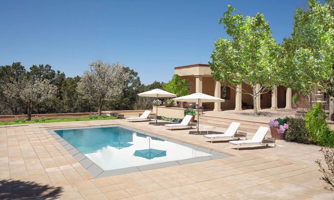 Canoncito Casa | The Ridge | Pool | Event Venue | Luxury Experience