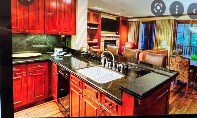 Aspen Complejo | The Ritz-Carlton Club, Aspen Highlands 3 Bedroom 3.5 bathroom corner unit
