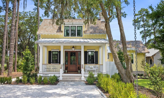 Bluffton Casa | The River Cottage- Luxury Riverfront Home with Private Pool