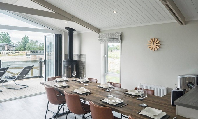 Carlton-in-Cleveland Cabaña | The Riverside Lodge - UKC4058