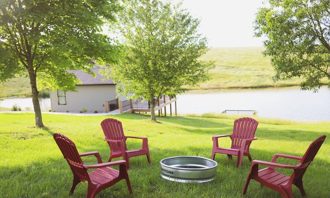 Bloomfield Cabaña | The River Hill Farm Cottage offers the perfect blend of peace and modern ease.