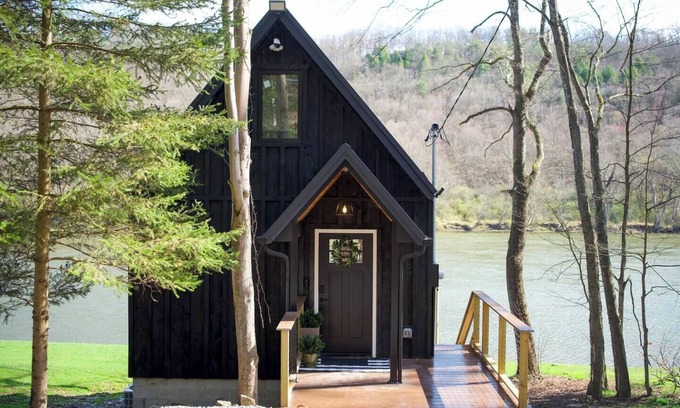 Turkey City Cabina | The River Otter Den - Riverfront Modern Cabin, minutes from Emlenton&Foxburg, PA