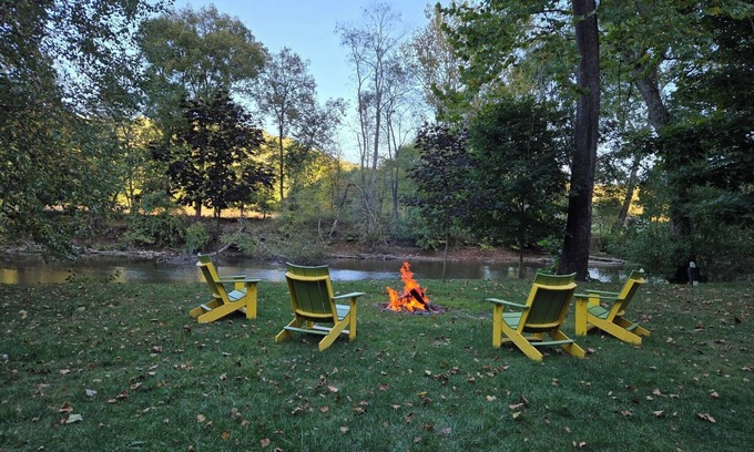 Loudonville Cabaña | The Riverside Cottage... Charming 2-bedroom cottage on the Mohican River